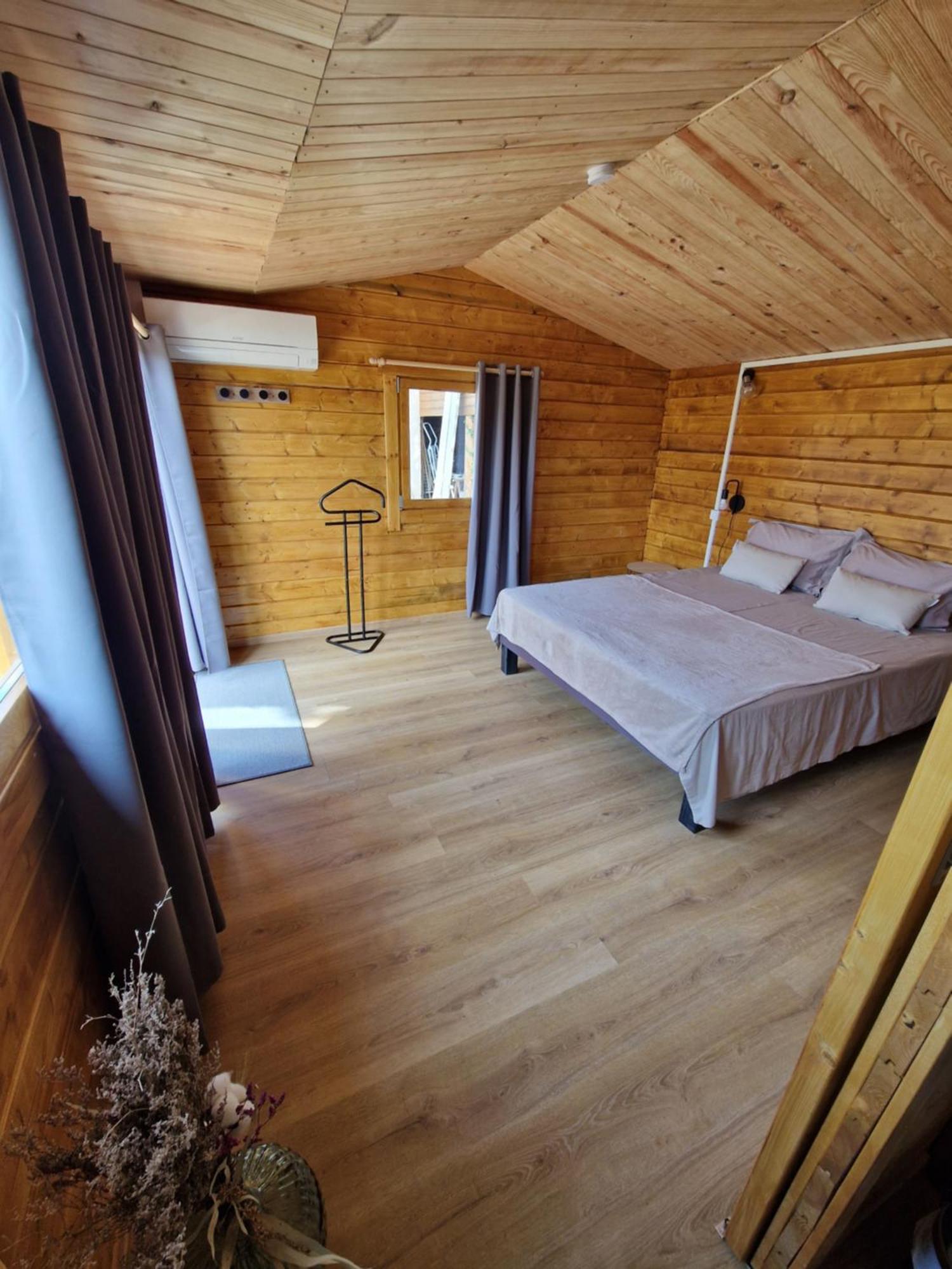 Hotel Les Restanques De Camelie Saint-Thomé Esterno foto